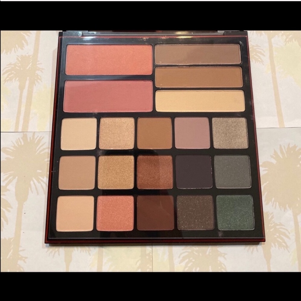 Smashbox Shadow, Brush, and Contour Palette